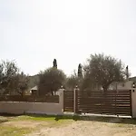 Gardiki Castle House * Halikounas