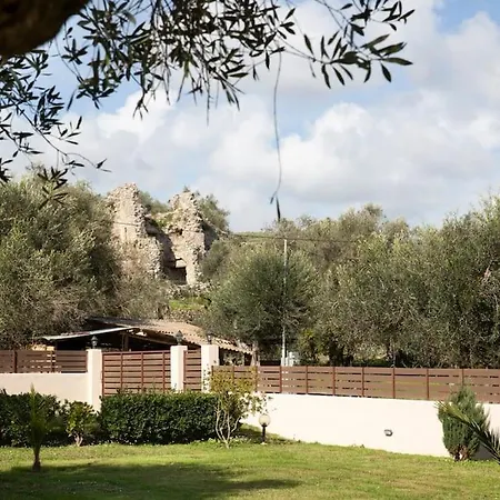 Gardiki Castle House Apartmán *