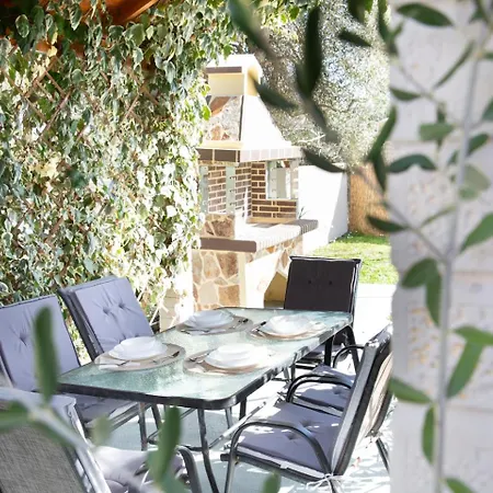 Gardiki Castle House *