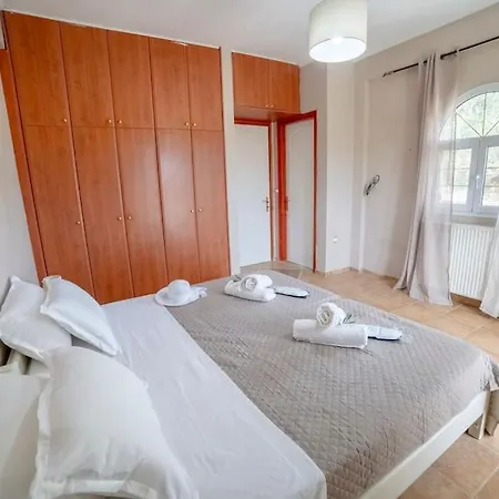 Apartment Gardiki Castle House Halikounas