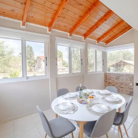 Apartment Gardiki Castle House *
